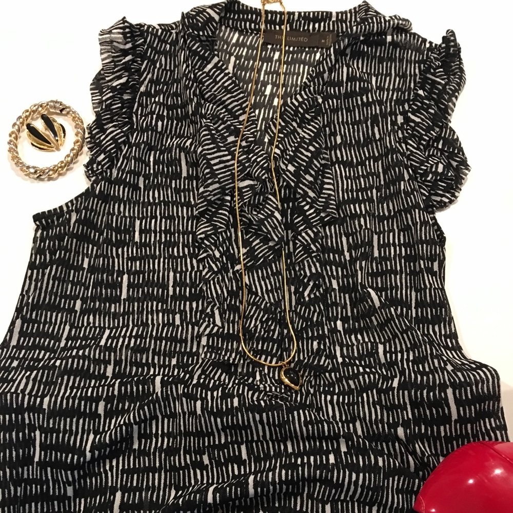 The Limited: Black and white blouse. #TheLimited